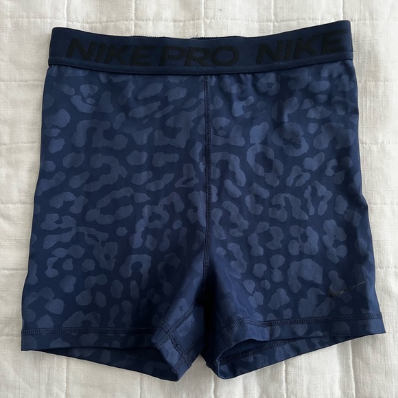 Nike biker shorts - Picture 2 of 3